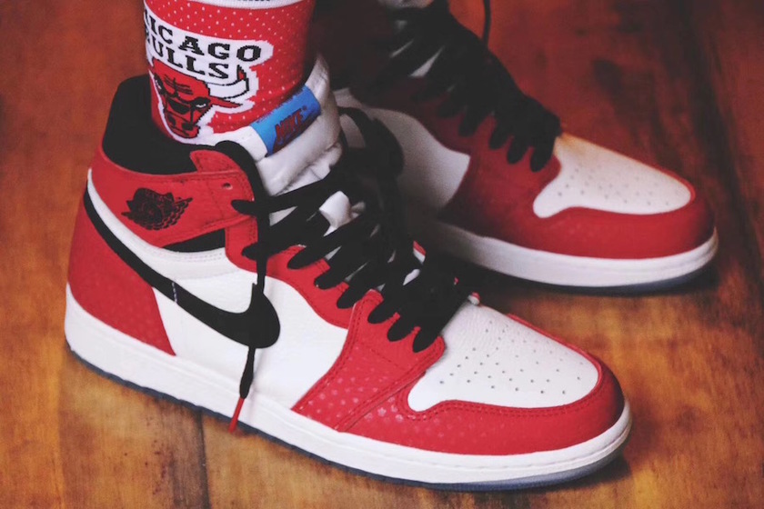 Air-Jordan-1-Chicago-Crystal-Release-Date-3.jpg