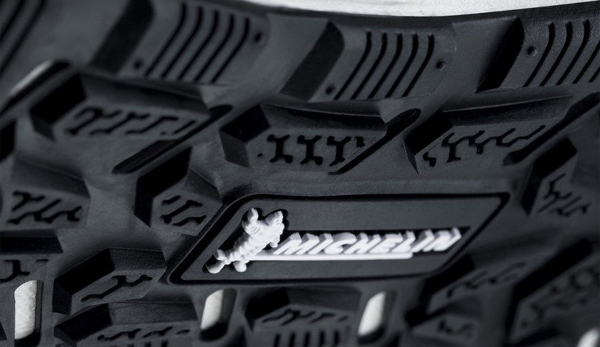 under-armour-ua-hovr-coldgear-reactor-03.jpg