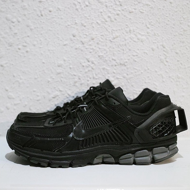 a-cold-wall-x-nike-zoom-vomero-5-custom-ziv-lee-1.jpg