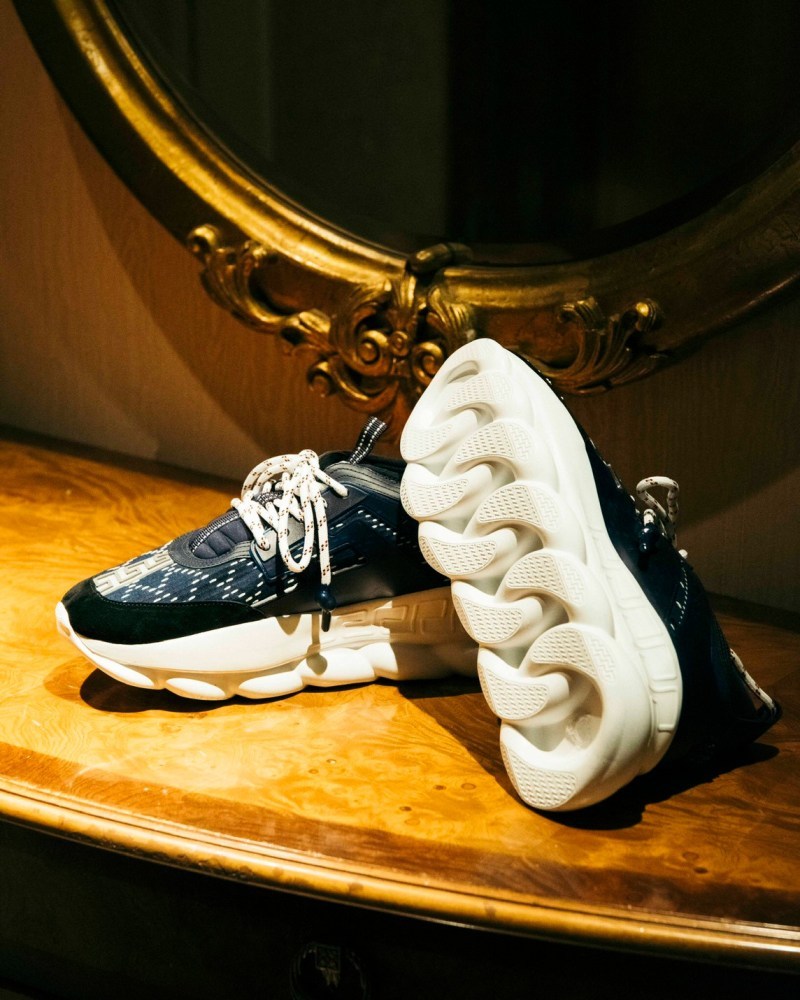 é«ç«¯æ¹é ï¼Versace x UNITED ARROWS & SONS çº Chain Reaction 注å
¥æ¥æ¬å³çµ±å·¥è