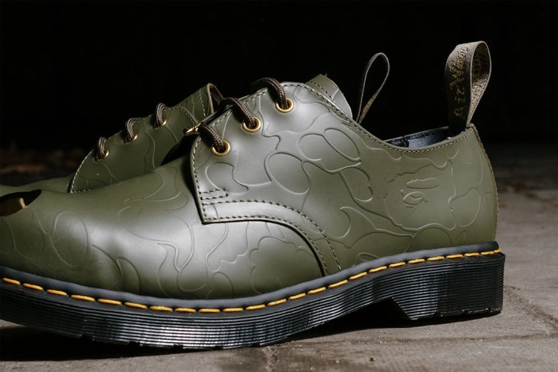 A BATHING APEÂ:registered: x Dr. Martens å
¨æ°è¯ä¹ç³»ååéç»å ´