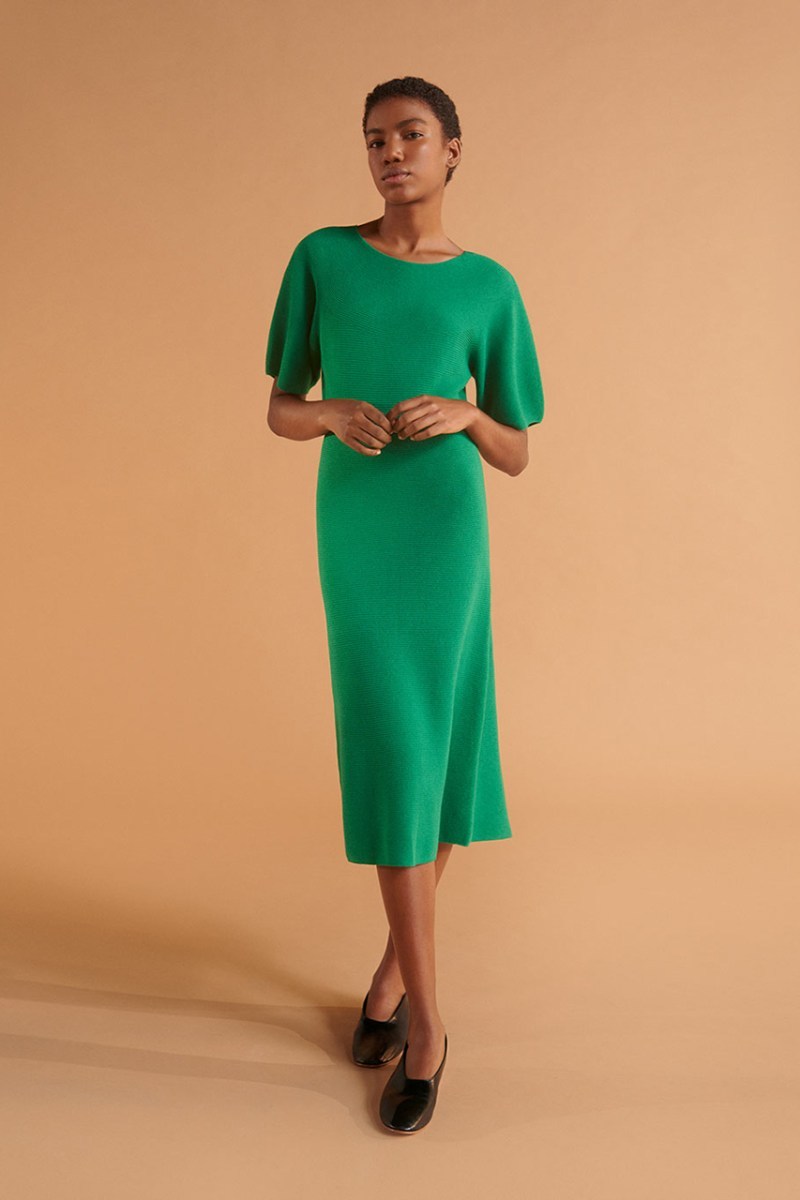 主æé:registered::registered:è±è²èª¿ - UNIQLO U 2019 æ¥å¤ç³»å Lookbook æ£å¼ç¼ä½