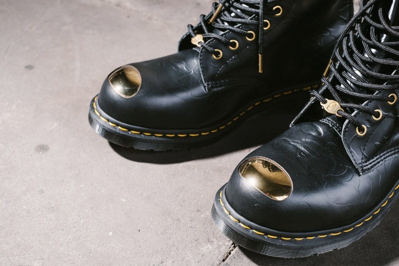 A BATHING APEÂ:registered: x Dr. Martens å
¨æ°è¯ä¹ç³»ååéç»å ´