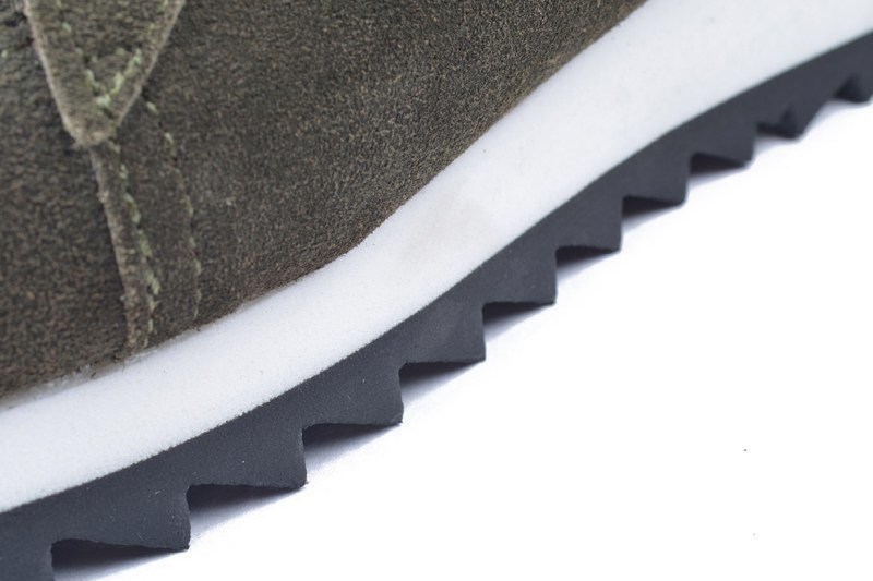 æ¶åè¿è¦½ LESS x oqLiq ææ°è¯ä¹ TABI è¶³è¢çéç³»å