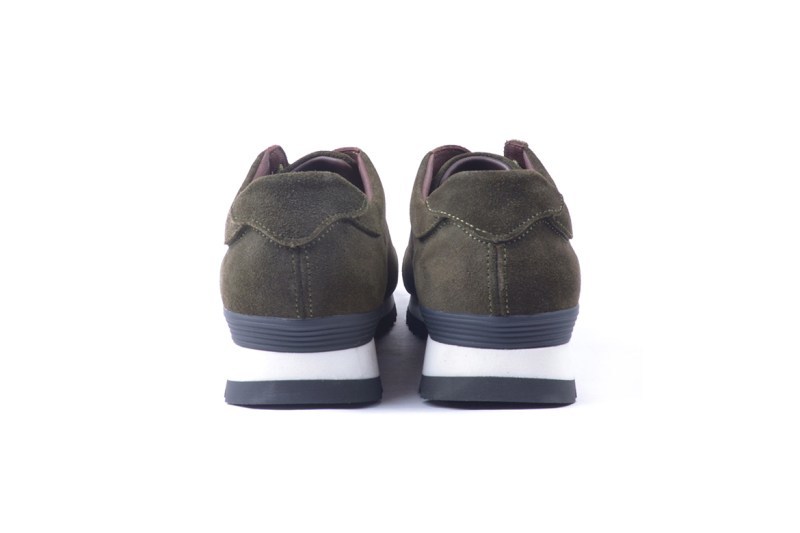 æ¶åè¿è¦½ LESS x oqLiq ææ°è¯ä¹ TABI è¶³è¢çéç³»å