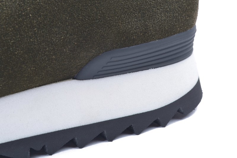 æ¶åè¿è¦½ LESS x oqLiq ææ°è¯ä¹ TABI è¶³è¢çéç³»å