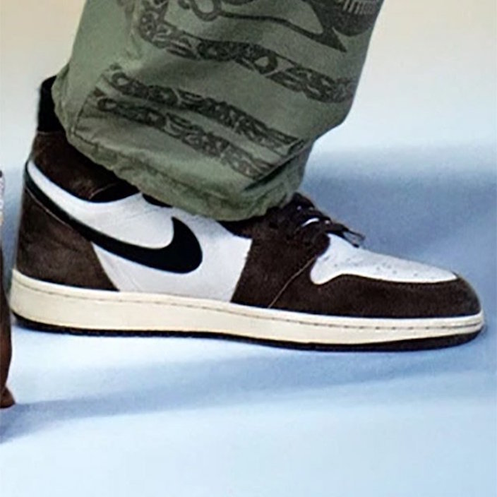 Travis Scott x Air Jordan 1ä»äººææ°å
