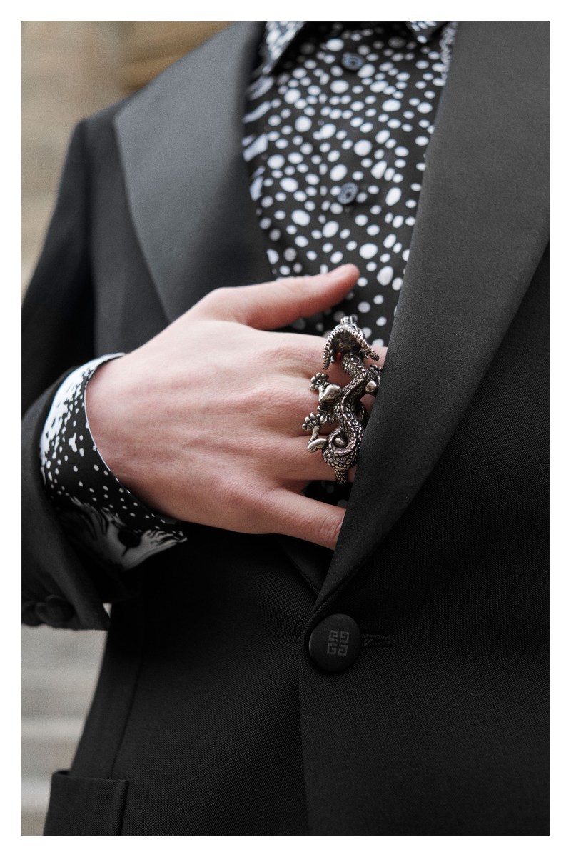 Givenchy ç¼ä½ 2019 ç§å¬ç³»å