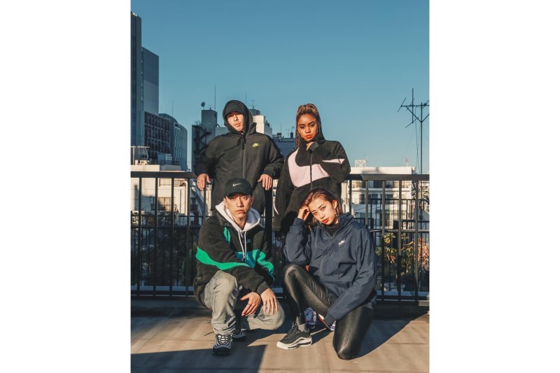 Nike è¿½å æ¨åºæ°é
è² Big Swoosh éé¢å¤å¥