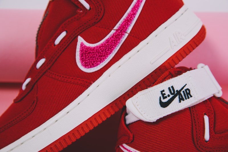 è¿è³ Emotionally Unavailable x Nike å
¨æ°è¯å Air Force 1 High