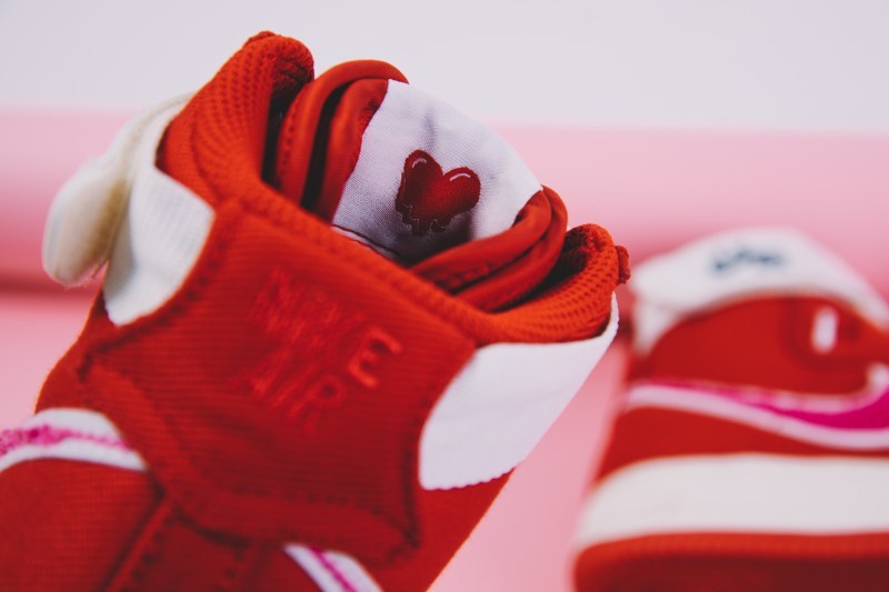 è¿è³ Emotionally Unavailable x Nike å
¨æ°è¯å Air Force 1 High