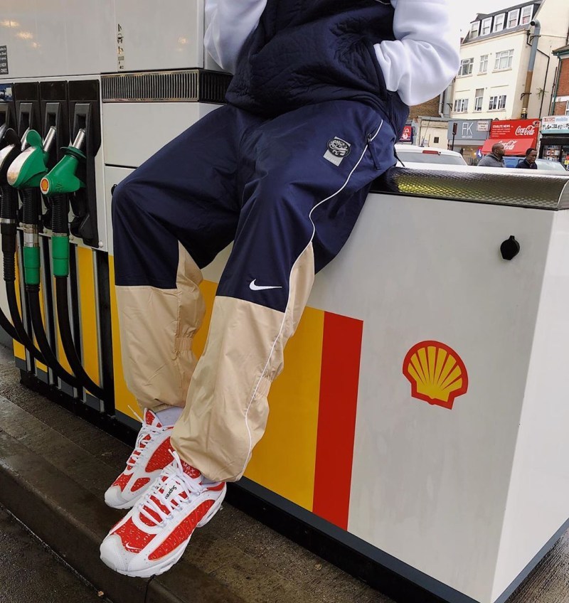 Supreme x Nike å
¨æ°è¯å Air Max Tailwind 4 ç´
è²çæ¬æå
