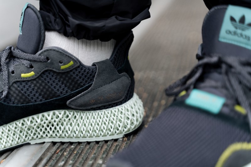 æ¶å
é è¦½ adidas ZX 4000 4D å
¨æ°ãCarbonãé
è²