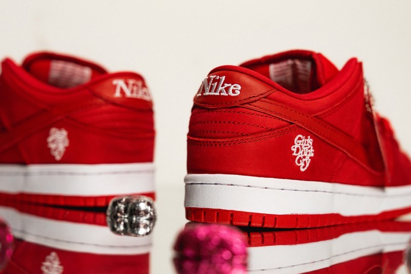 è¿è³ Girls Don't Cry x Nike SB Dunk Low è¯å鿬¾