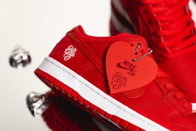 è¿è³ Girls Don't Cry x Nike SB Dunk Low è¯å鿬¾