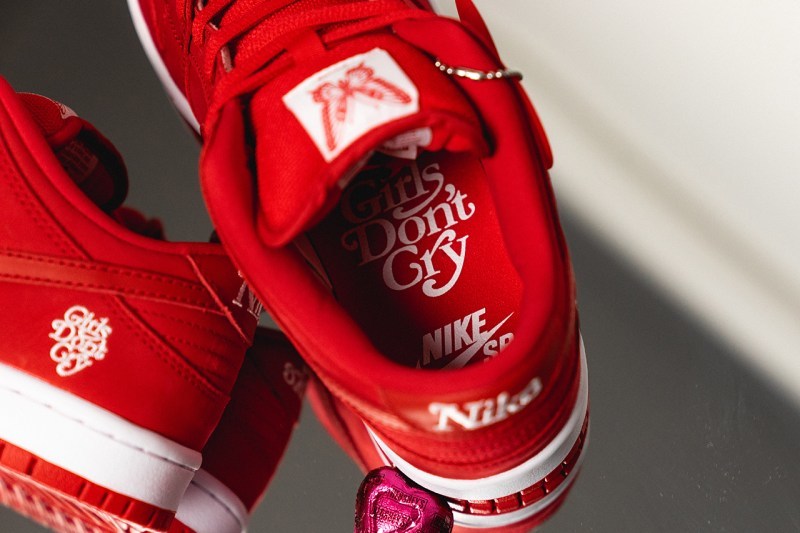 è¿è³ Girls Don't Cry x Nike SB Dunk Low è¯å鿬¾