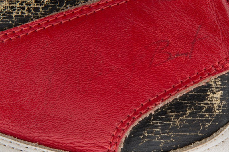 Michael Jordan 1985 å¹´å¯¦ç Air Jordan 1ãBlack Toeãå±éæè³£