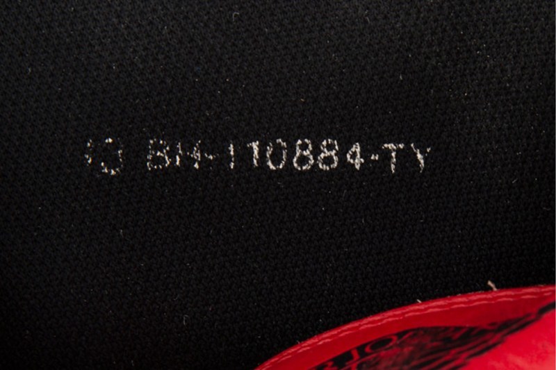 Michael Jordan 1985 å¹´å¯¦ç Air Jordan 1ãBlack Toeãå±éæè³£