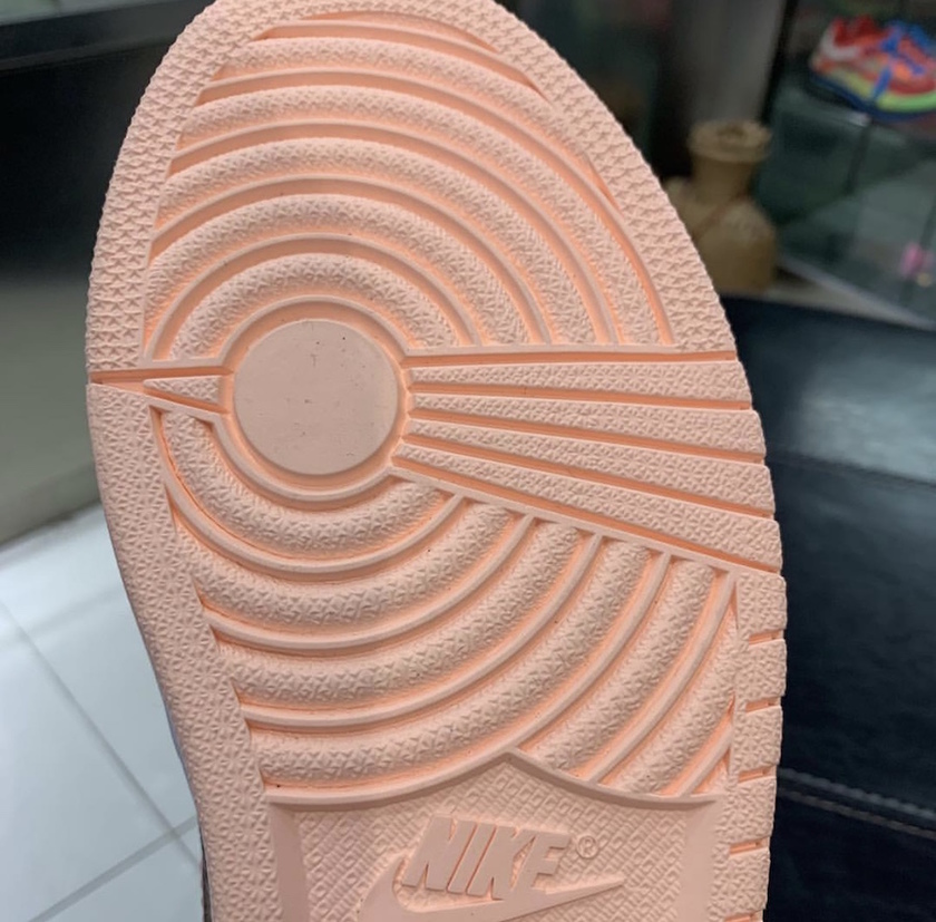 Air Jordan 1é«OGæ·±çº¢è²è°é»è²555088-081åå¸æ¥æ