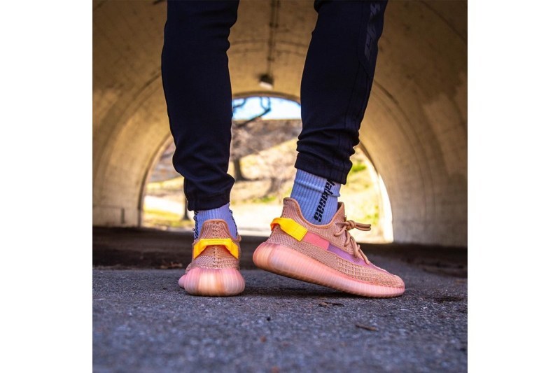 YEEZY BOOST 350 V2 å
¨æ°é
è²ãClayãä¸è
³é è¦½