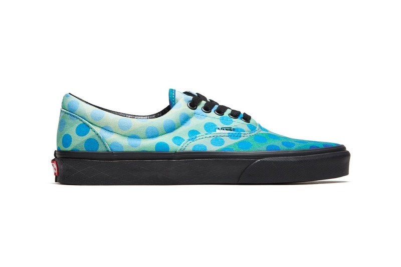 Vans æ¨åºå
¨æ°ç³»åè´æ¬ææ»¾å·¨æ David Bowie