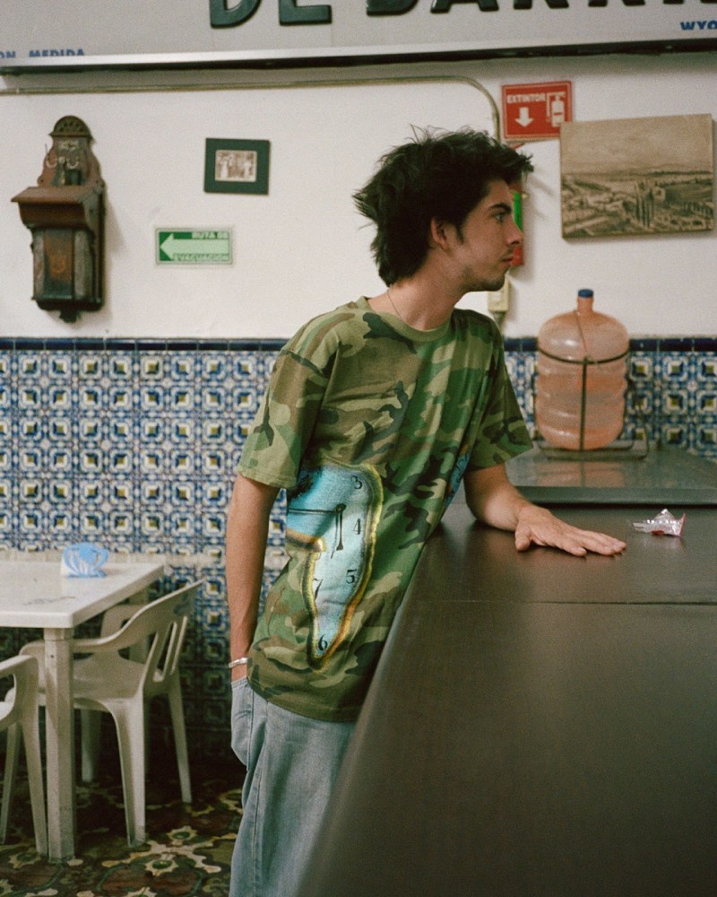 Supreme 2019 æ¥å¤ææ° T-Shirt ç³»åç¼ä½