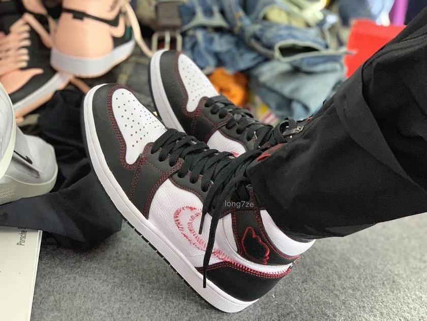 Air Jordan 1 Stitched Logosç½è²é»è²å¨æé»è²å¤§å¦çº¢è²555088-170å叿¥æ