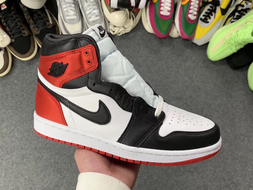 Air Jordan 1女è£
ç¼é¢é»è²é头CD0461-016å叿¥æ