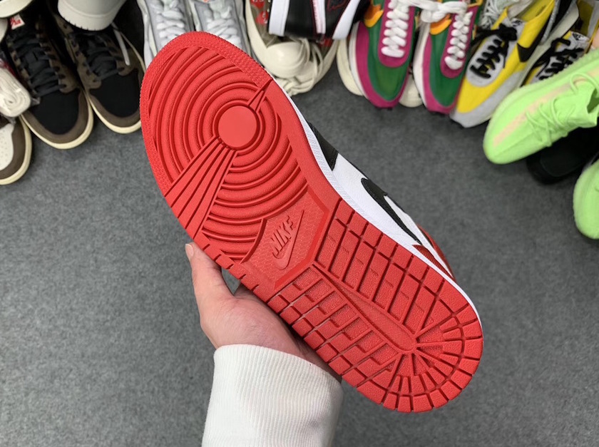 Air Jordan 1女è£
ç¼é¢é»è²é头CD0461-016å叿¥æ
