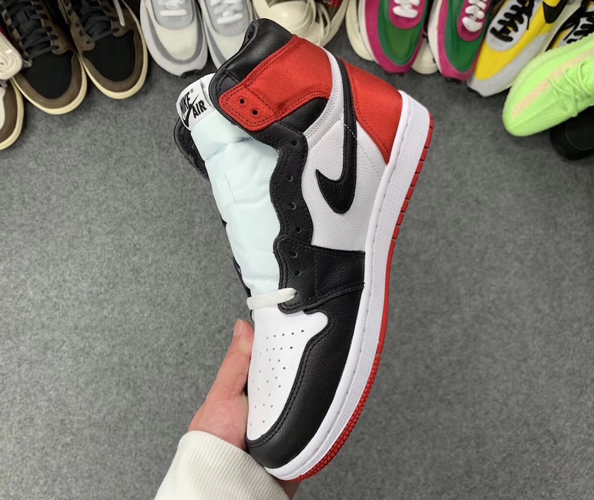 Air Jordan 1女è£
ç¼é¢é»è²é头CD0461-016å叿¥æ