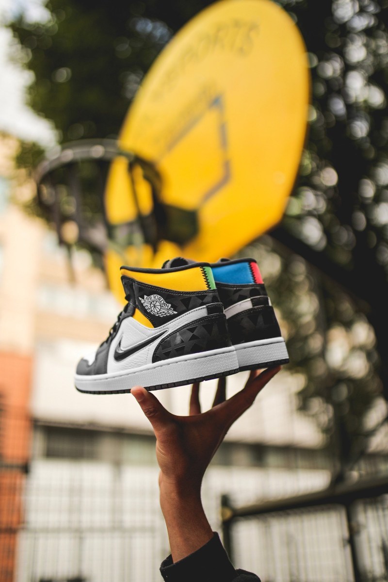 çå
è¿è³ Air Jordan 1 MidãQuai 54ã奿³¨é
è²