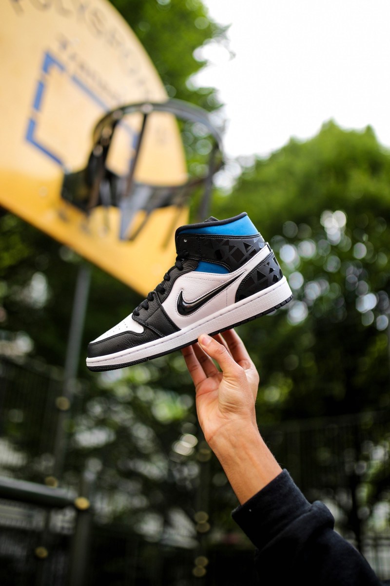 çå
è¿è³ Air Jordan 1 MidãQuai 54ã奿³¨é
è²