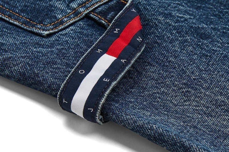 Tommy Hilfiger æ¨åº 90 年代ééå¾:copyright:夿è£ç³»å