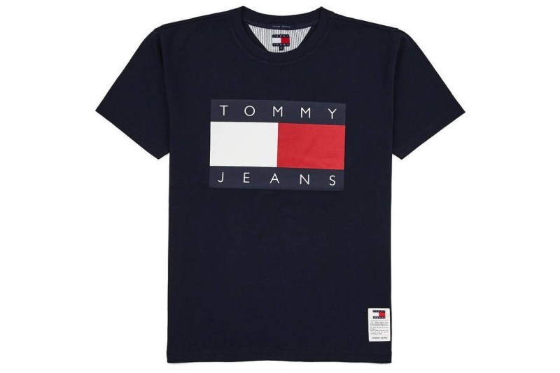Tommy Hilfiger æ¨åº 90 年代ééå¾:copyright:夿è£ç³»å