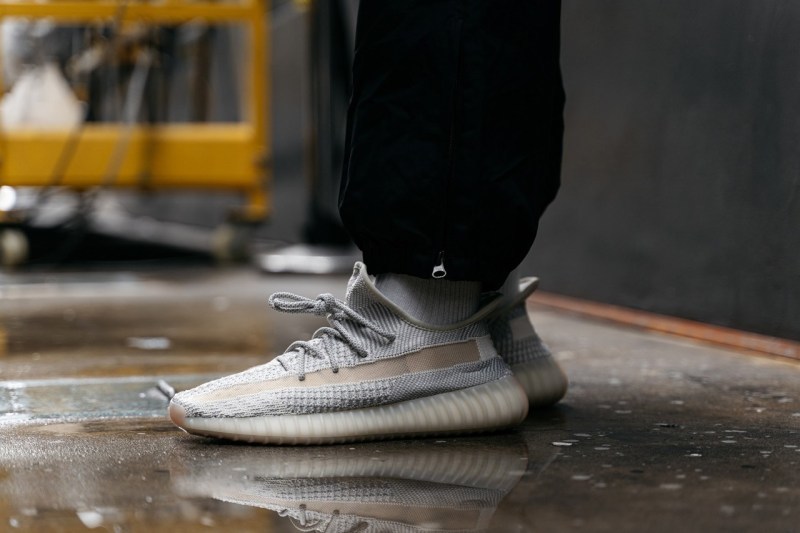 YEEZY BOOST 350 V2 å
¨æ°å°åéå:registered:é
è²ãLundmarkãä¸è
³é è¦½