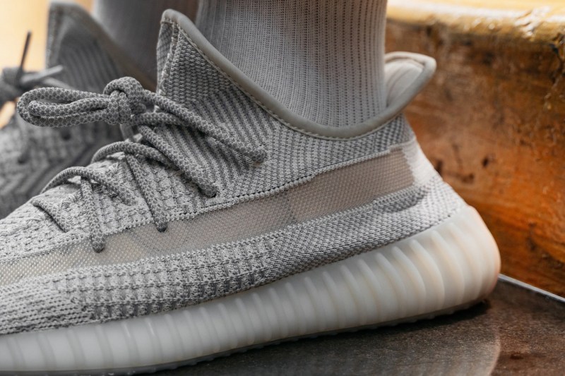 YEEZY BOOST 350 V2 å
¨æ°å°åéå:registered:é
è²ãLundmarkãä¸è
³é è¦½