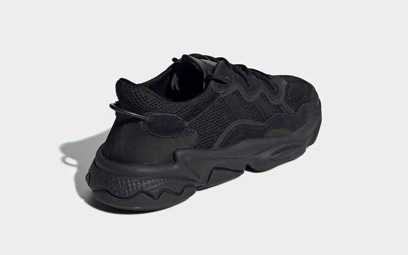 adidas Ozweego Triple Black EE6999å叿¥æ
