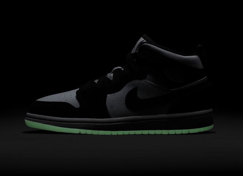 Air Jordan 1 Mid SE GSå¨é»æä¸åå
