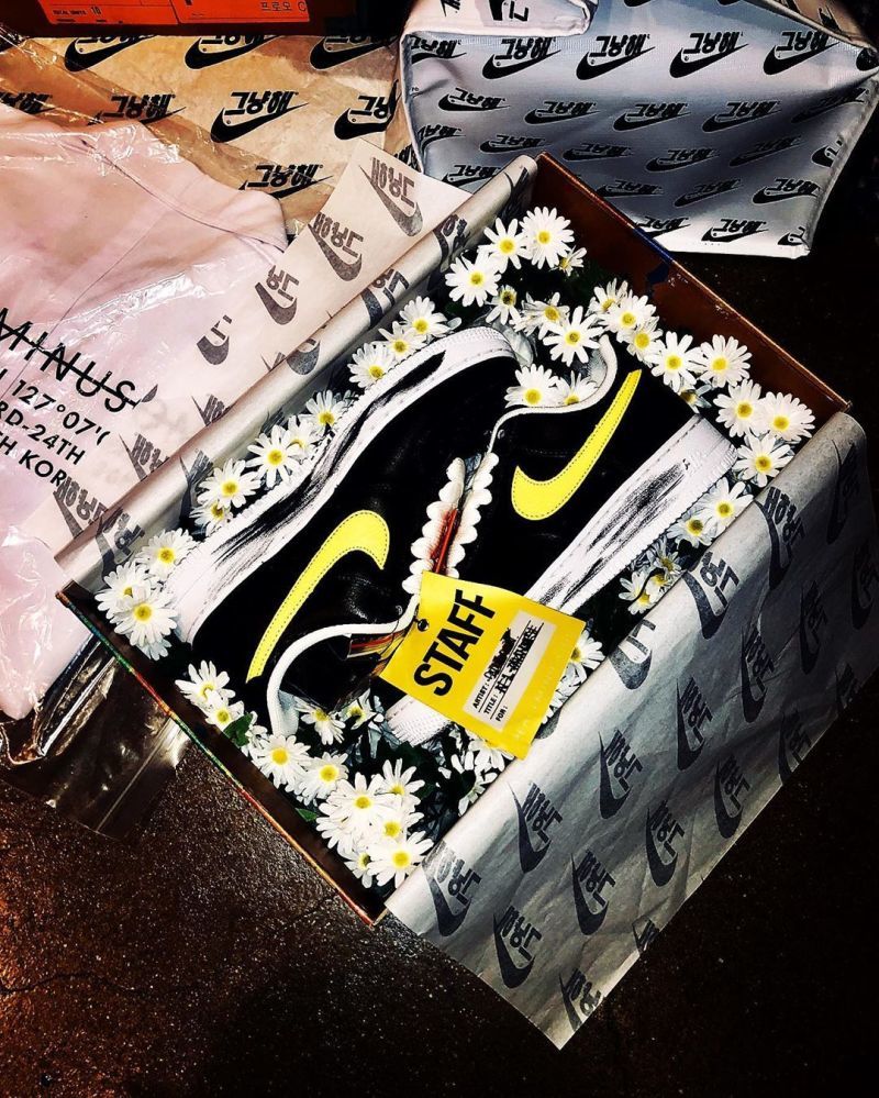 G-Dragon æ¬å¿é¾çä¼¼æå
 Nike x PEACEMINUSONE ææ°è¯å鿬¾