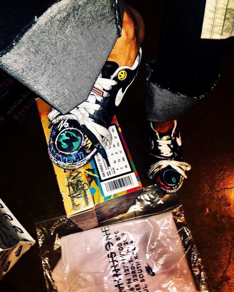 G-Dragon æ¬å¿é¾çä¼¼æå
 Nike x PEACEMINUSONE ææ°è¯å鿬¾