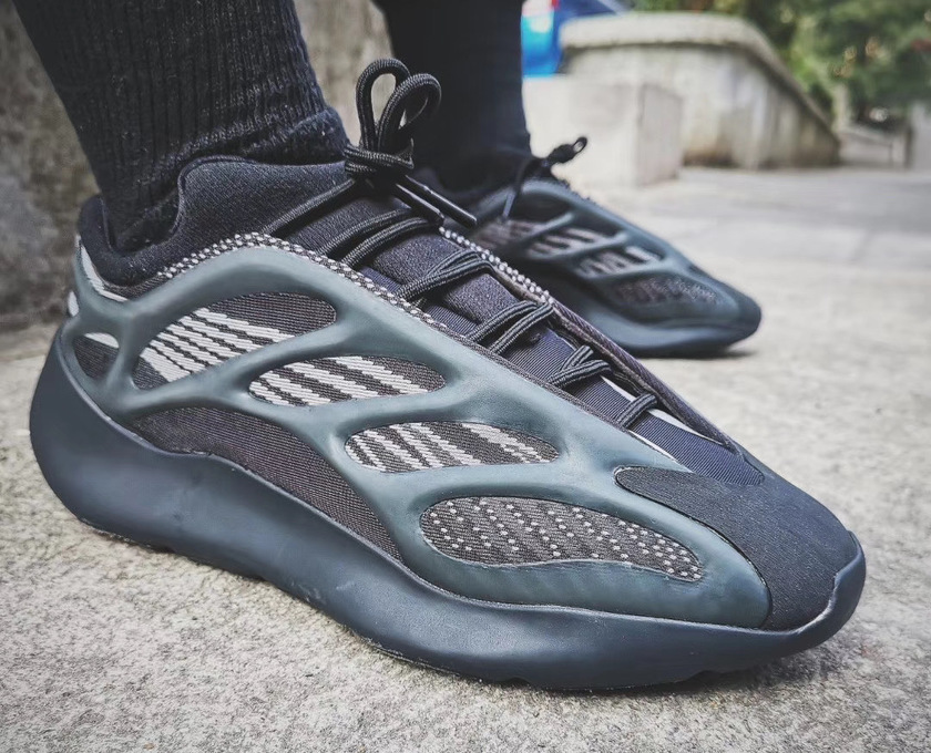 adidas Yeezy 700 V3 Black On-Feet