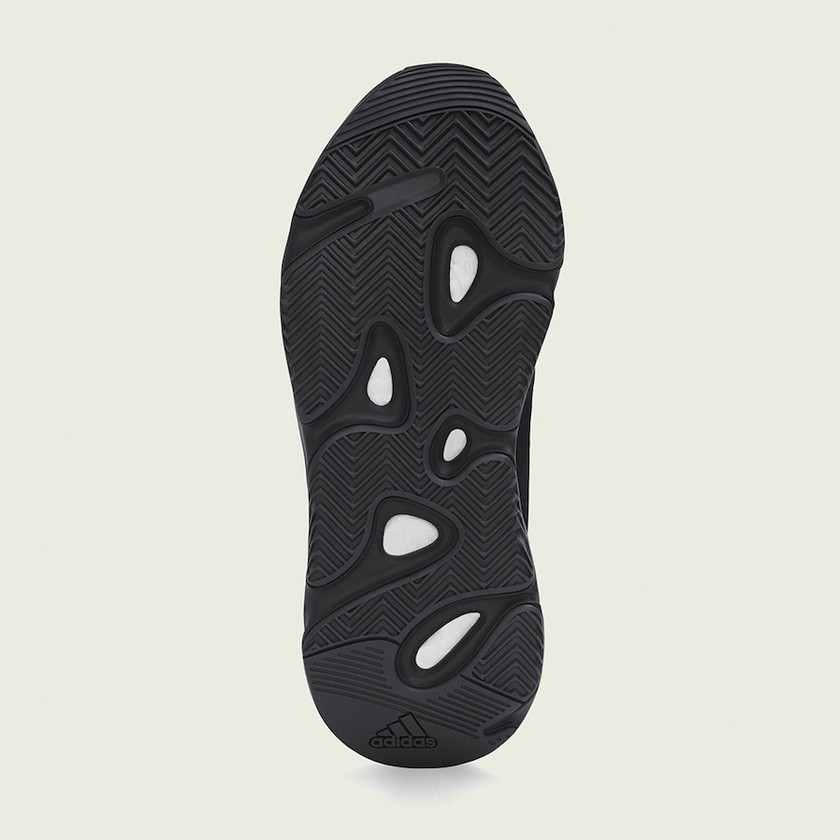 adidas Yeezy Boost 700 MNVN Triple Blackåå:registered:æ¥æ