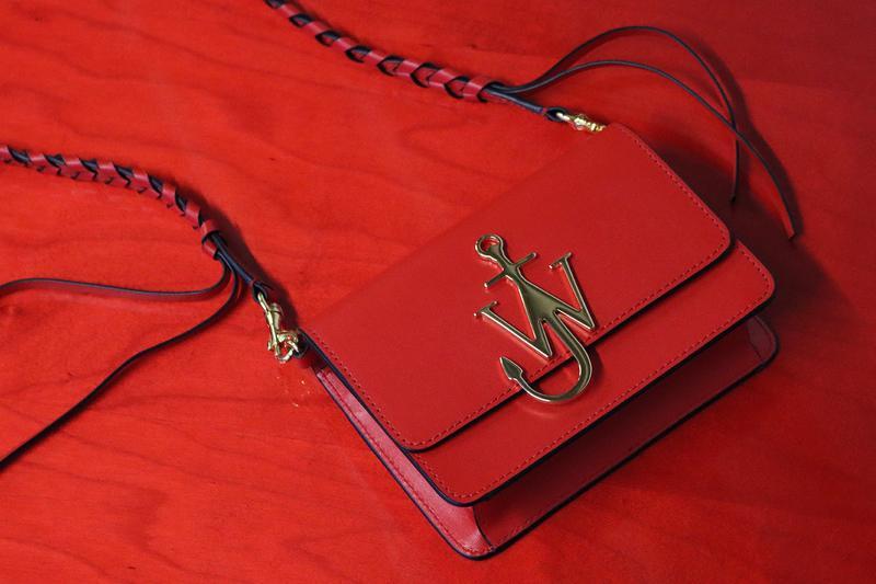 JW ANDERSON 2020 ä¸å½æ°å¹´å«æ³¨ç³»åç»åº