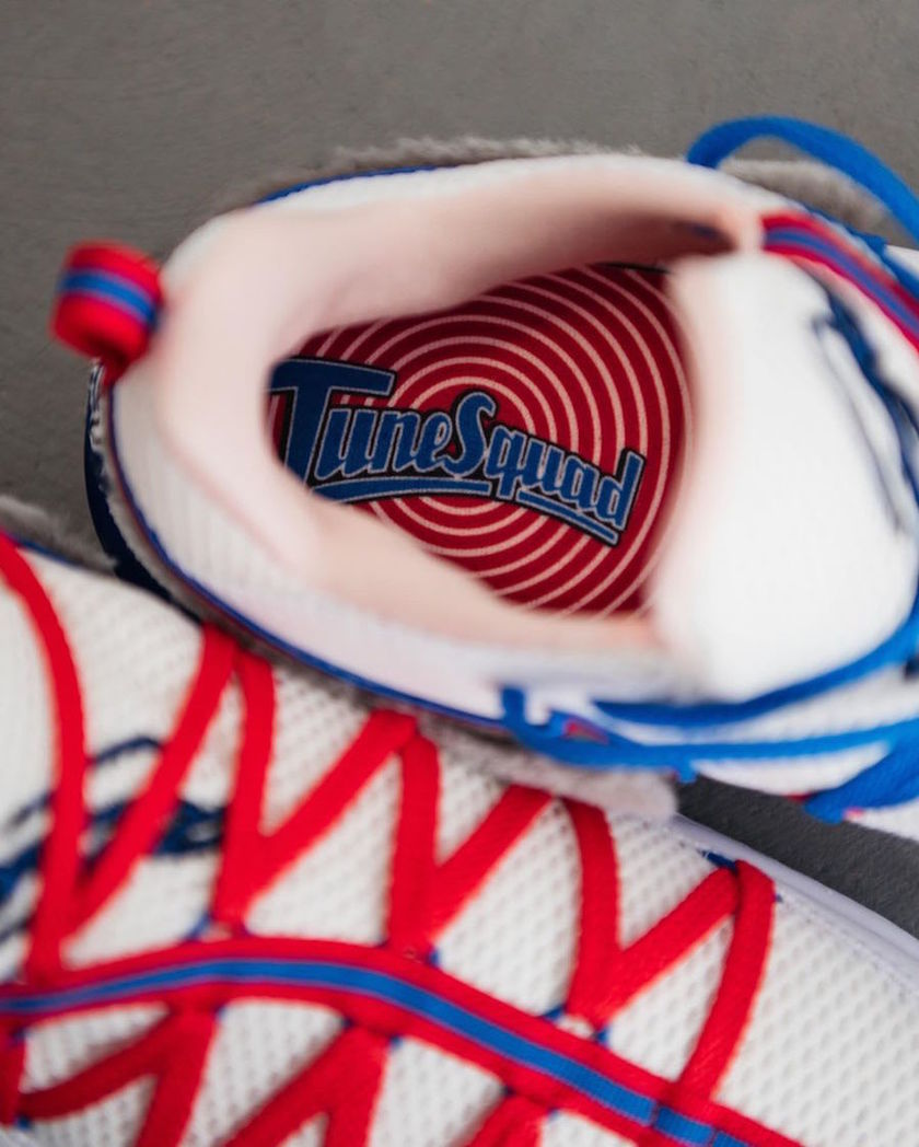 èå
LeBron 17 Low Tune Squad CD5007-100