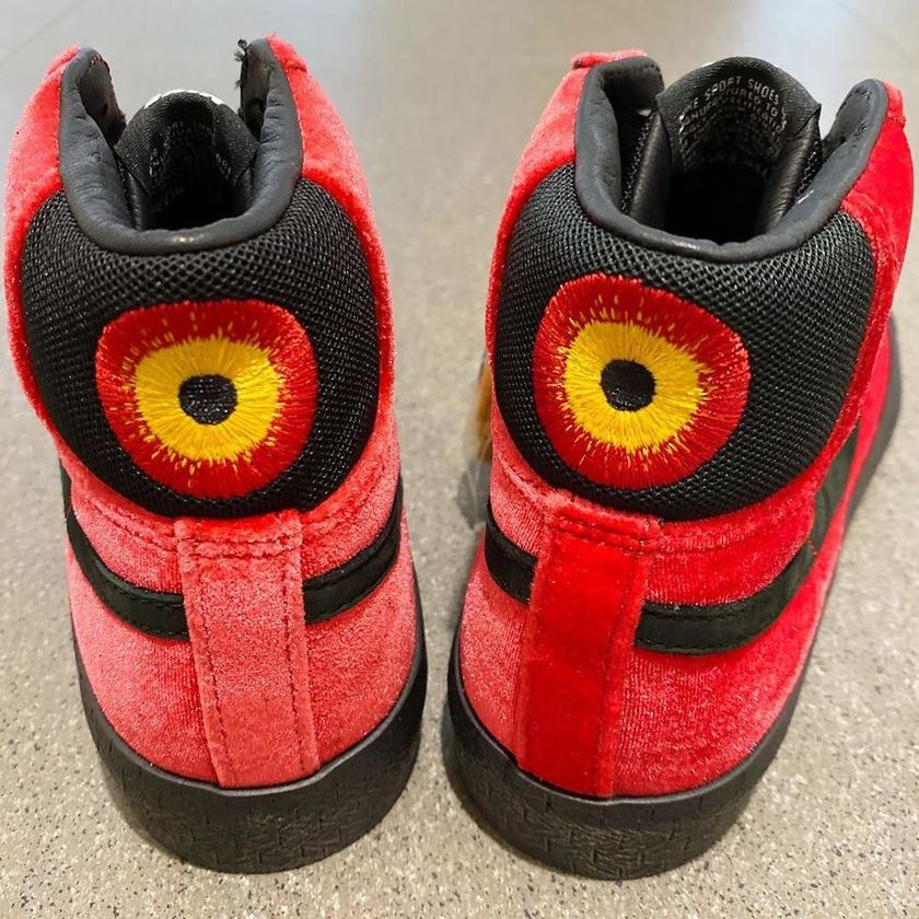 å¯æÂ·å¸æå¾·å:copyright:ï¼Kevin Bradleyï¼Nike SB Blazer Mid Hellåå:registered:æ¥æ