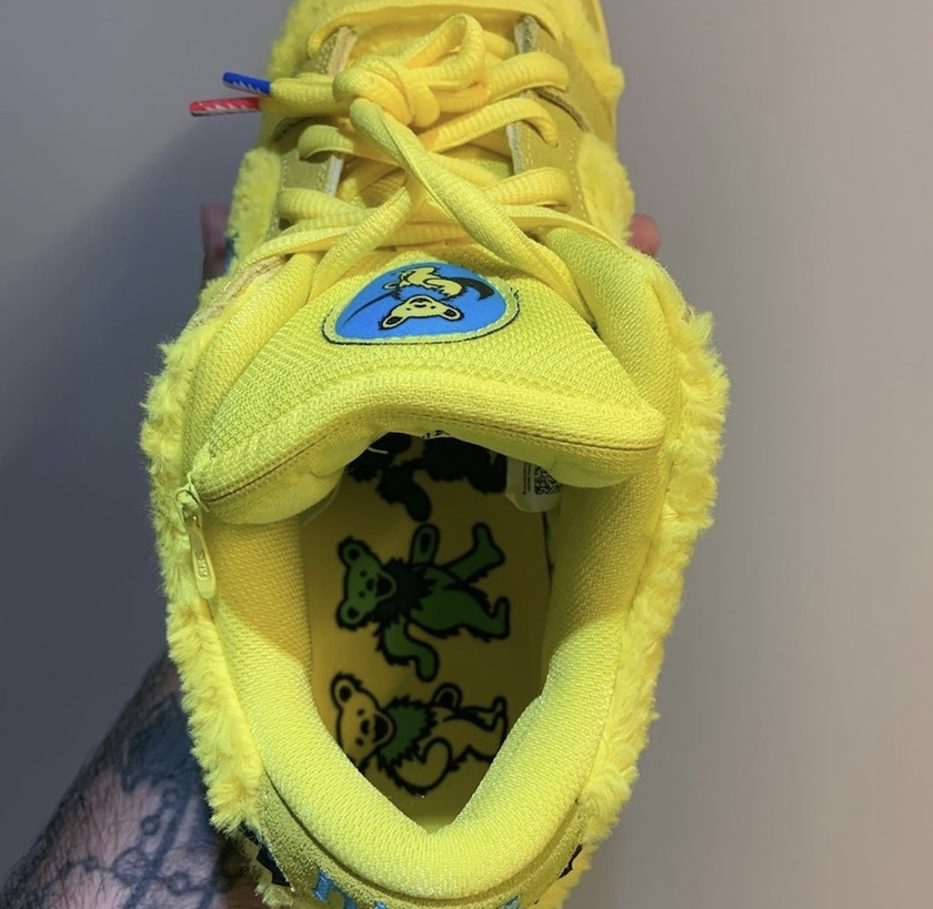 “五只熊”Dunk SB之小黄熊细节近赏,穿搭效果也相当出彩 NIKE耐克 第8张 “五只熊”Dunk SB之小黄熊细节近赏,穿搭效果也相当出彩 NIKE耐克 第8张