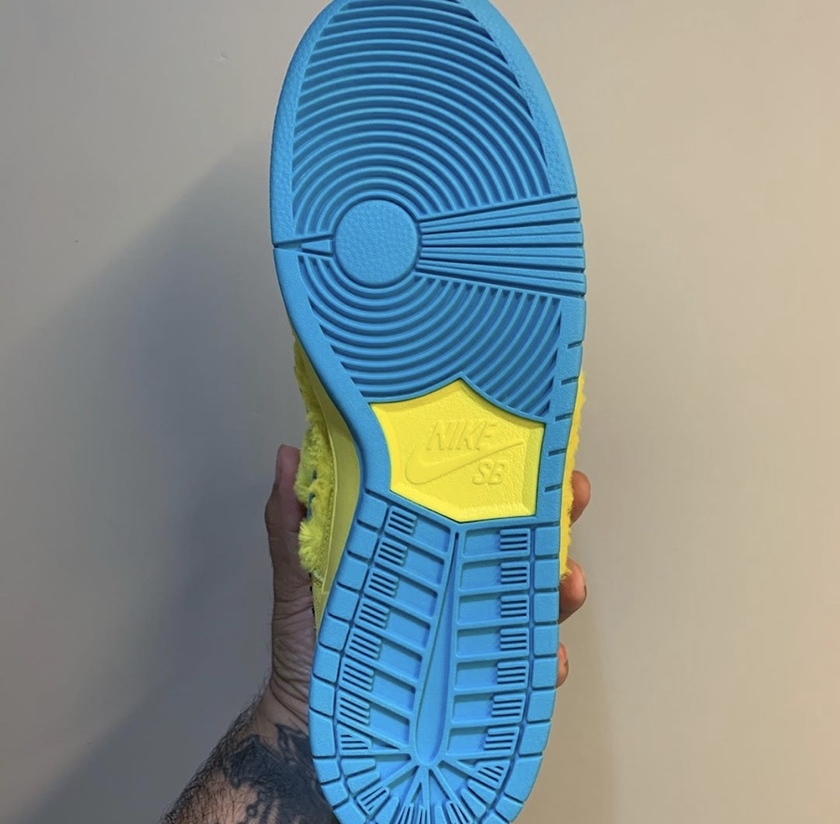 “五只熊”Dunk SB之小黄熊细节近赏,穿搭效果也相当出彩 NIKE耐克 第10张 “五只熊”Dunk SB之小黄熊细节近赏,穿搭效果也相当出彩 NIKE耐克 第10张
