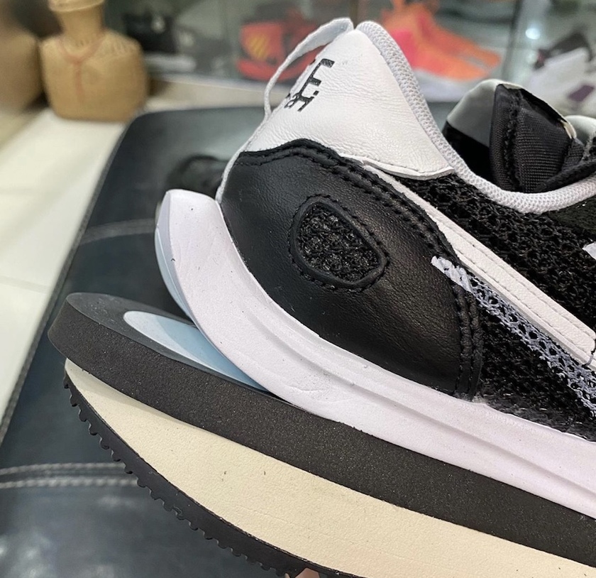 sacai Nike VaporWaffleé»è²ç½è²CV1363-001åå:registered:æ¥æ