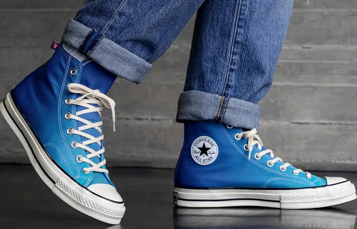 Converse-Chuck-Taylor-All-Star-70-Hi-Gradient-Primaloft-Blue-on-foot-01.jpg