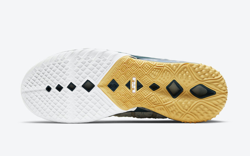 Nike LeBron 18 Reflections Flip DB8148-100åå:registered:æ¥æ
